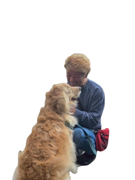 わんちゃんをなでる飼い主